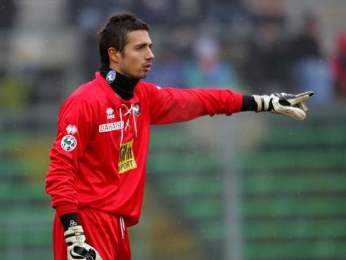 往往不是手 往往不是手